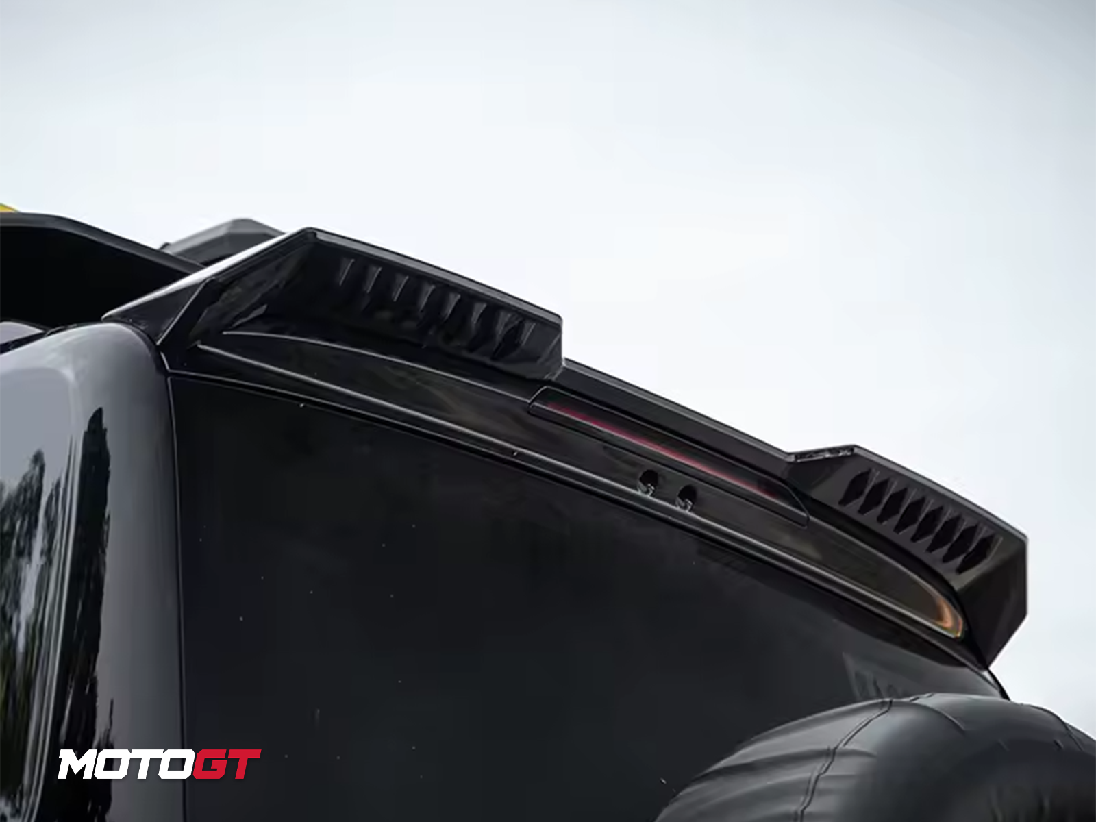 Leopard 5 Rear Roof Spoiler - MotoGT