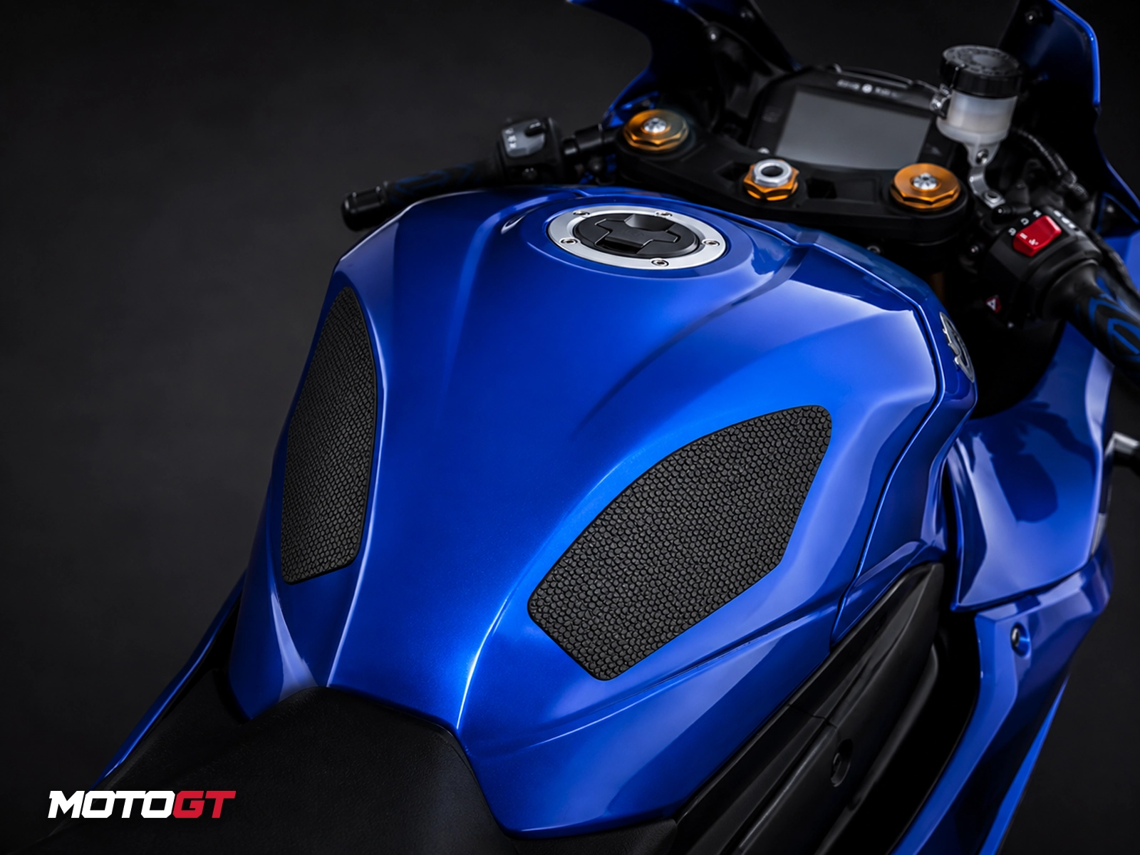 SUZUKI GSXR1000 TRACTION TANK PAD PROTECTOR 2019 - 2024