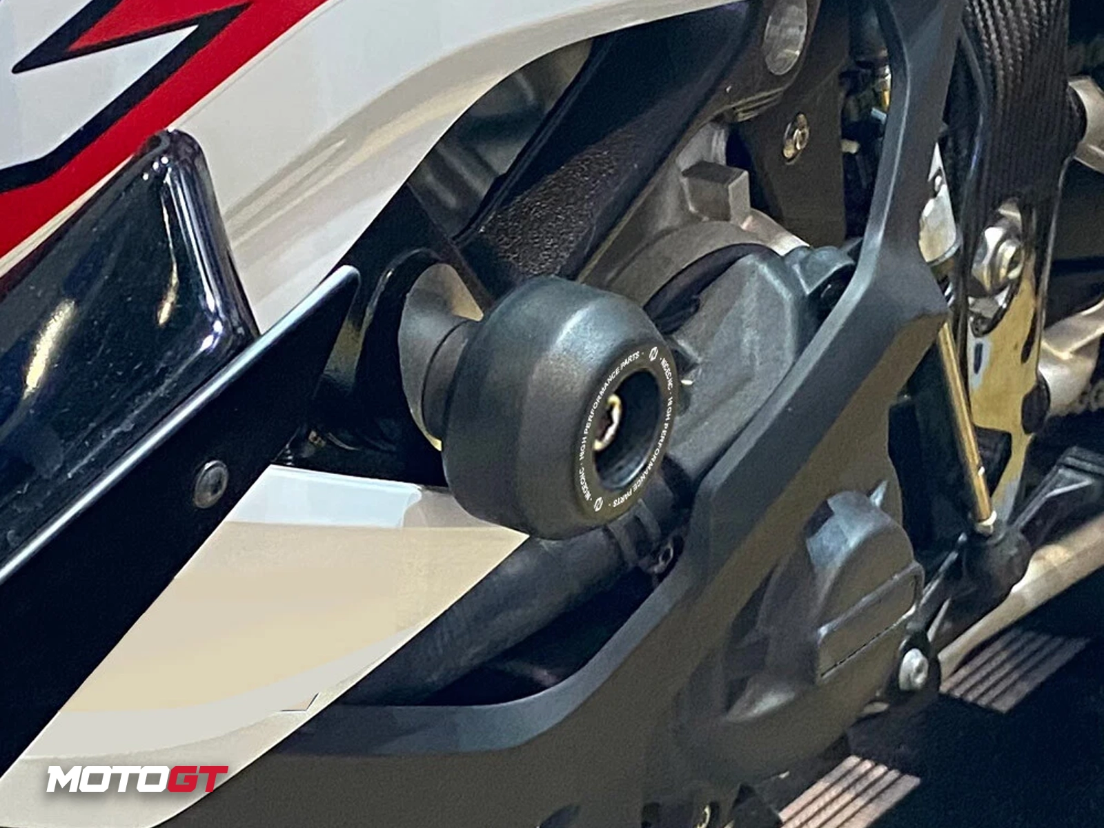 SUZUKI GSXR1000 SIDE FRAME SLIDERS PROTECTORS 2019 - 2024